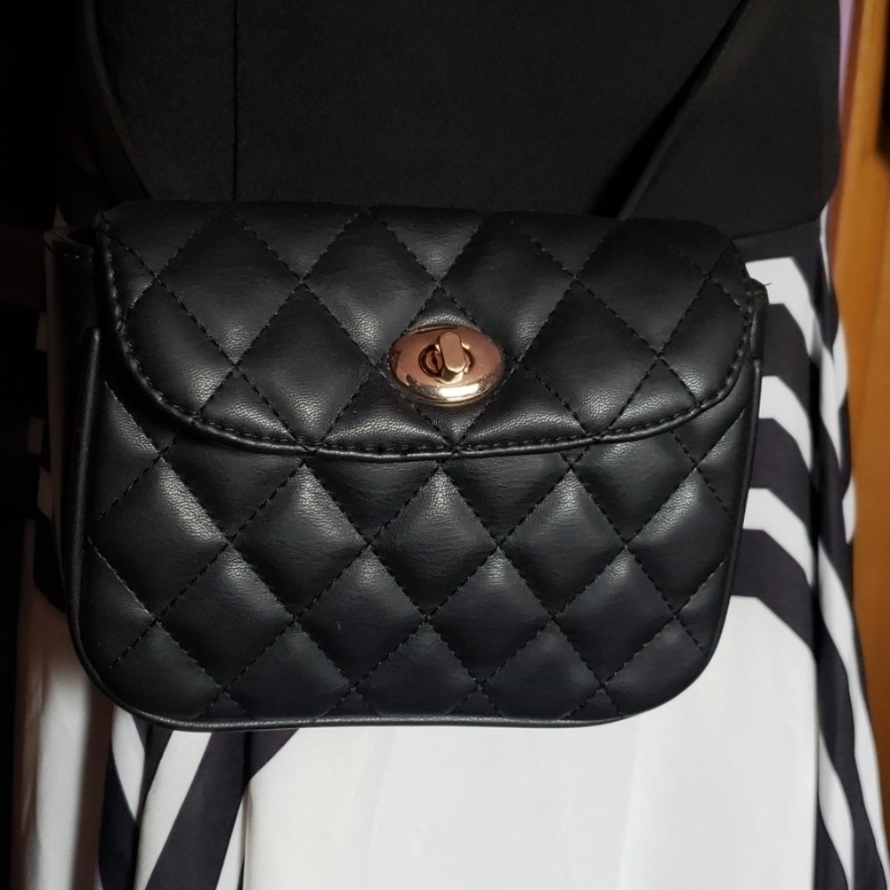 Faux Leather Quilted Like Bag. - Picture 3 of 7